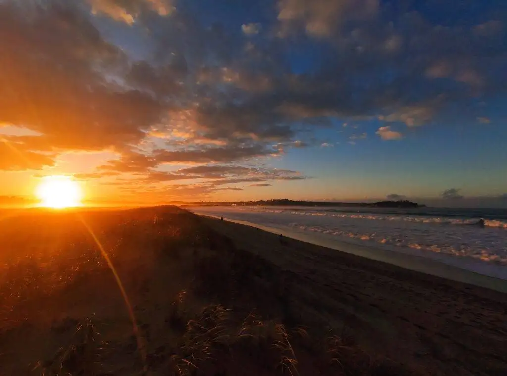 somo beach during sunset surf en Cantabria in surf w kantabrii